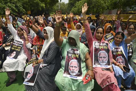 manipur viral video parade original twitter|Govt asks Twitter to remove Manipur women paraded。